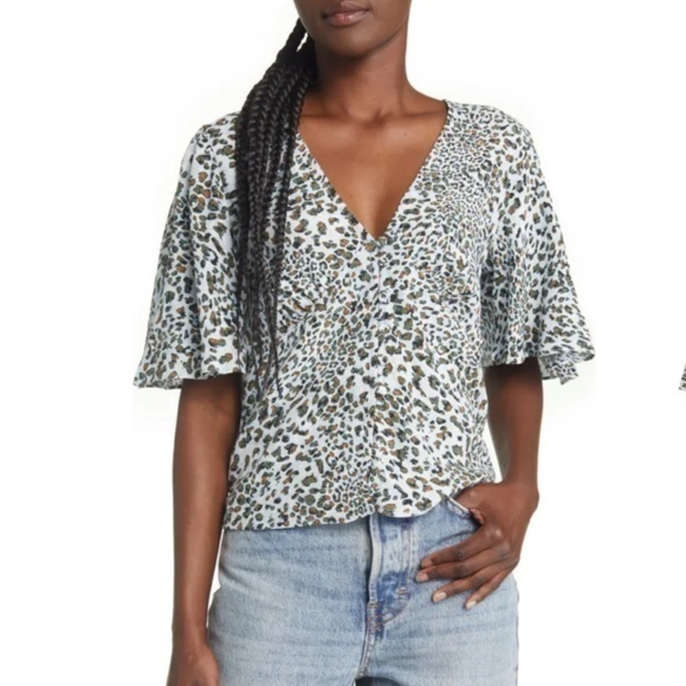 Topshop animal print button up blouse NWT size 4